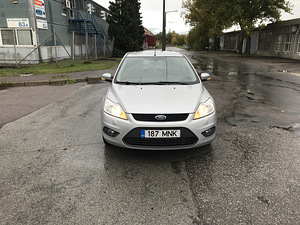 Ford fokus 1.6 2010 (4 foto / 5)