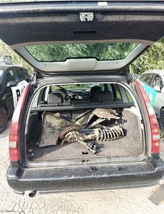 Volvo v70 (9 фото из 10)