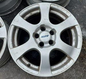 Toyota valuveljed 16" (2 foto / 10)