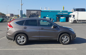 Продается Honda CR-V (3 фото из 3)