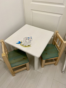 Täispuidust laste laud ja toolid (1 foto / 6)