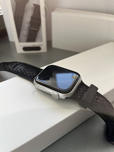 Watch Series 8 GPS 45mm+Njord Salmon Leather starp+3x straps (4 foto / 7)