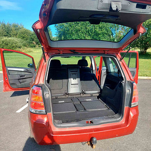 Opel Zafira (8 foto / 11)