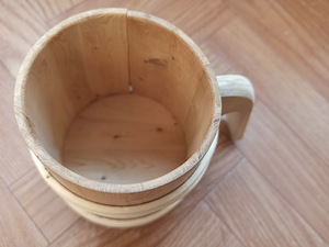 Деревянная пивная кружка (3 фото из 3)