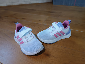 Adidas tossud , suurus 28 (1 foto / 2)