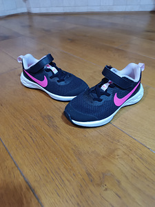 Nike tossud , suurus 28 (1 foto / 3)