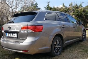 Toyota Avensis 2,0 diesel 91kW - 2014 (6 foto / 13)