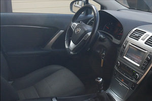 Toyota Avensis 2,0 diesel 91kW - 2014 (10 foto / 13)