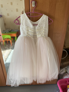 Kena kleit (1 foto / 3)