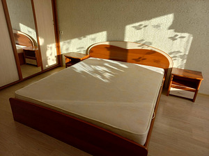 Voodi 160x200 , öökapid, kapp, meigilaud (4 foto / 5)