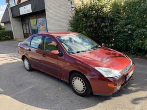 Ford Focus 2.0 96kw (2 foto / 8)