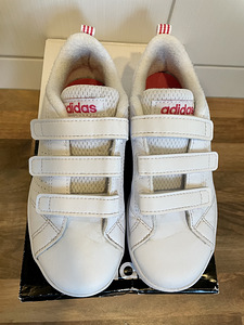 Adidas vabaajajalatsid s. 31 (3 foto / 6)