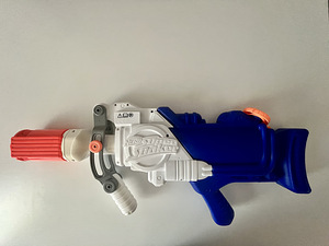 Водяной пистолет nerf Super Soaker (3 фото из 5)