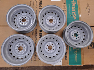 VAZ Lada 4x98 taastatud nukkidega plekkveljed 5 tk (2 foto / 7)