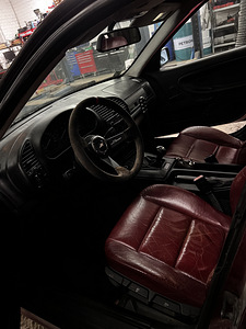 BMW 325i (3 фото из 4)