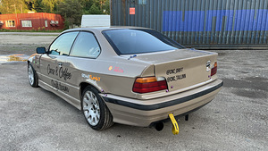 BMW 328i Turbo (4 foto / 4)