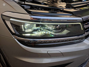 VW. TIGUAN (11 foto / 15)