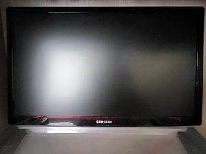 Samsung LED TV UE22ES5000 (1 foto / 5)