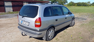 Opel Zafira 1.8 (2 foto / 9)