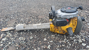 Piikvasar Wacker Neuson, bensiin mootoriga. (1 foto / 3)