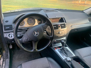 Mercedes-Benz (2 foto / 3)