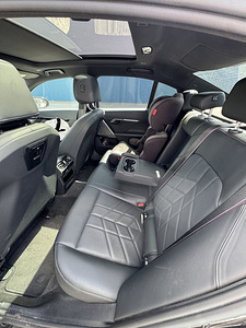 BMW 520 M-Sportpaket Pro/ ICONIC Glow 2.0 140kW/10kW (7 foto / 8)