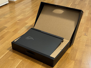 ASUS ROG Strix G713RM-KH132W (6 foto / 10)
