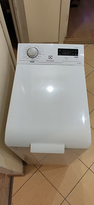 Pesumasin Electrolux EWT1066TRW, korralik (2 foto / 5)