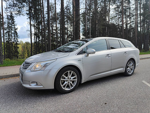 Toyota Avensis 2.2 D-cat (5 foto / 12)