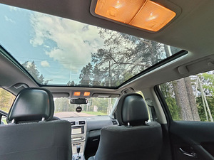 Toyota Avensis 2.2 D-cat (11 foto / 12)