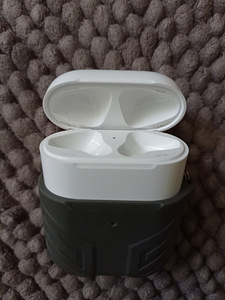 Apple Airpods laadimiskarp (2 foto / 3)
