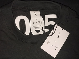 Nike x Off-White ™ Men's T-Shirt (4 foto / 4)