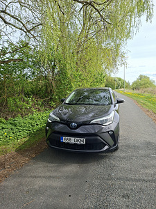 Auto TOYOTA CH-R 2021 (2 foto / 8)