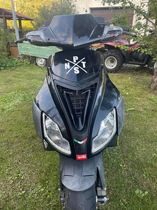Aprilia SR50R (2 foto / 5)