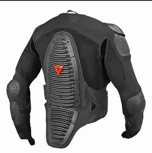 Dainese kaitsesärk (2 foto / 2)