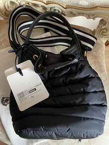 Moncler Uus kott,originaal (6 foto / 6)