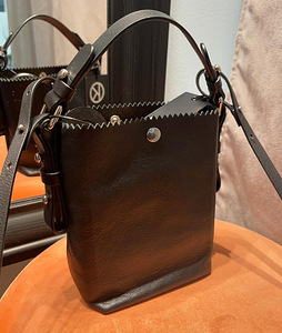 Dsquared2 uus kott,nahk,originaal (10 foto / 10)