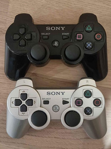 PS3 superslim 465GB (2 foto / 3)