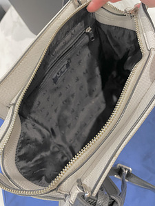 Сумка Armani (3 фото из 3)