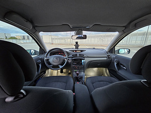 Renault Laguna (10 фото из 12)