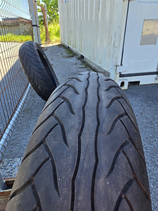 Müüa mootorratta rehvid (3 foto / 5)