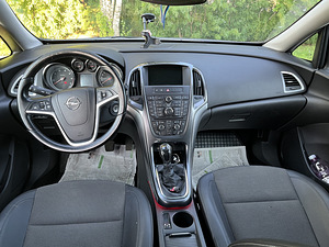Opel astra 2014 (10 foto / 10)