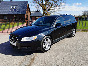 Volvo V70 Momentum 2.4 D5 129kW, JÄRELMAKS! (4 foto / 15)