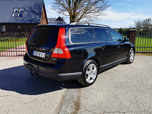 Volvo V70 Momentum 2.4 D5 129kW, JÄRELMAKS! (5 foto / 15)