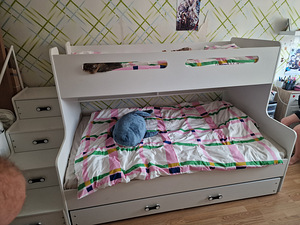 Детская кровать (3 фото из 3)