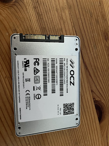 OCZ 240gb ssd (2 foto / 2)