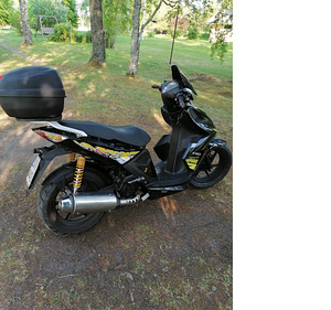 Motoroller Kymco Super 8 (50cm3) 2009a (1 foto / 2)