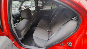 Hyundai Elantra 1.6 77kw (2 foto / 6)