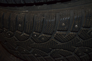 4 ratast 185/65 r15 naastrehvidega opelile (2 foto / 5)