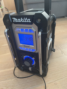 Makita dmr 106 bluetooth (2 foto / 7)